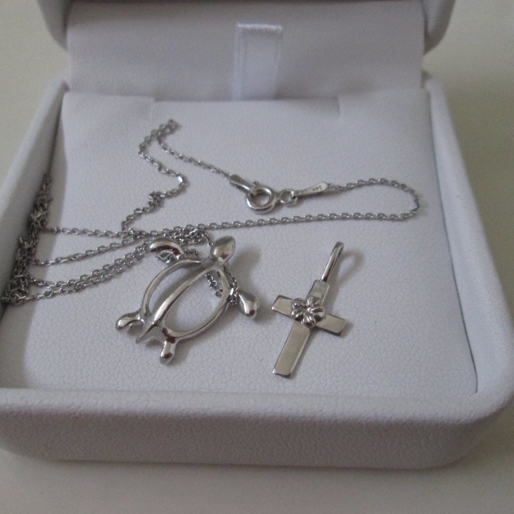 Vintage Na Hoku 14K White Gold Honu and Plumeria Cross Necklace